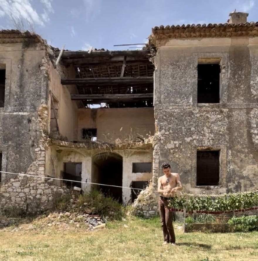 Eternalizing Love - Detail view