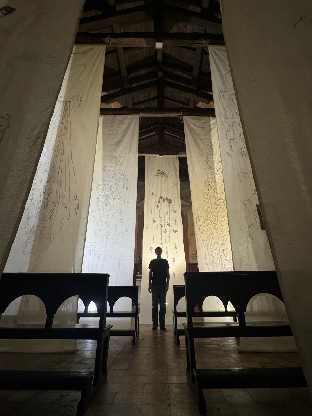 Walking men - Perspective view